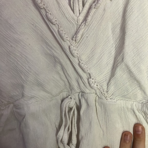 White cute summer shirt has 2 holes and one little non noticeable stain - Picture 5 of 6